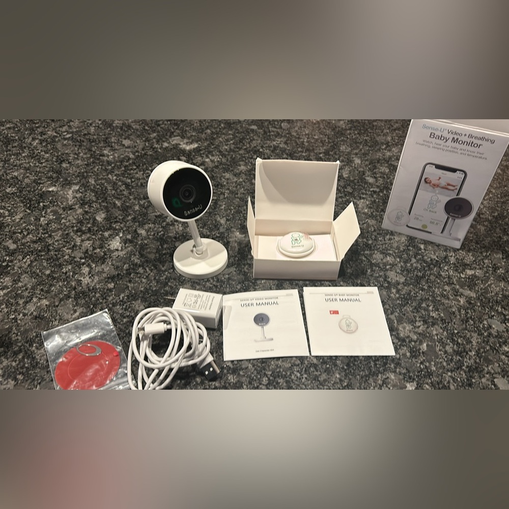 NEW Sense-u baby breathing monitor never